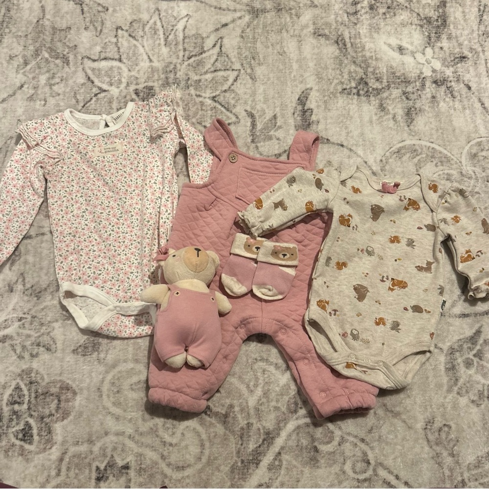 NWOT Rabbit + Bear Baby Girl Bundle 5pcs 2 Tops, Pink Overalls, Socks, 0-3 & 6-9